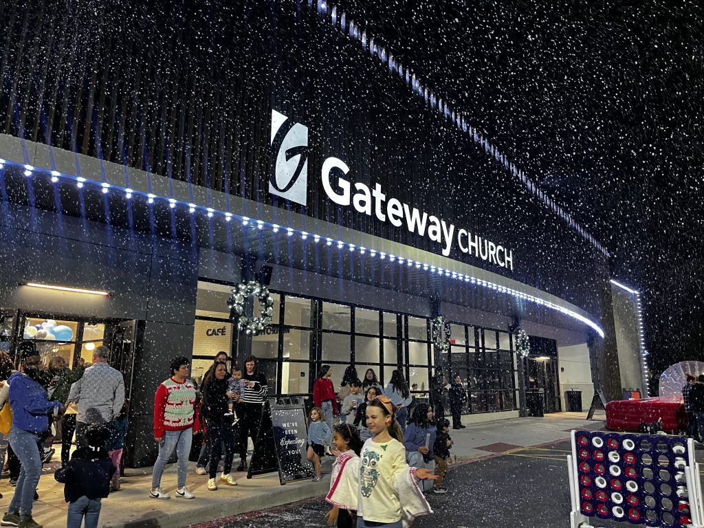 Eazy Peazy Events Katy Tx Artifficial Snow Gateway church TEXAS SNOW DAY